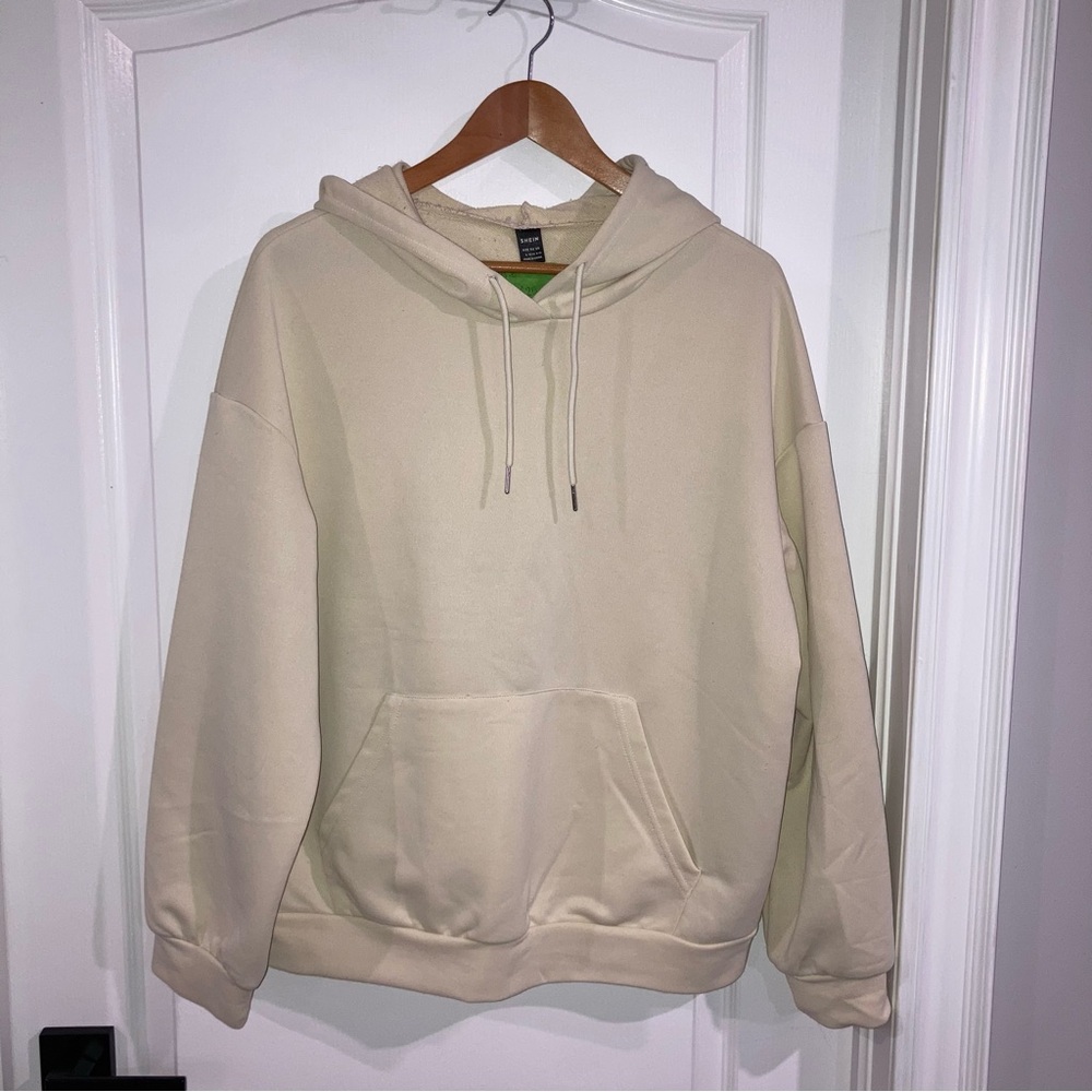 ($1 ADD ON) Beige Hoodie w/ Back Graphic SHEIN - size L
